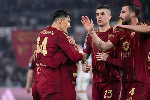 تخطى ميلان.. روما يهزم كالياري ويواصل التقدم بالدوري الإيطالي